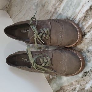 Olive Green shoe Size 10 stacked heel